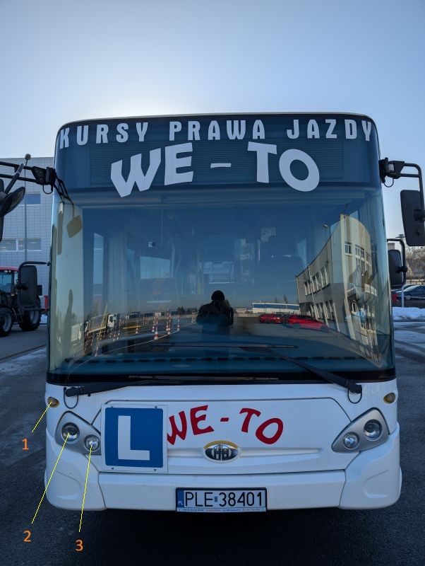 Światła przednie autobusu